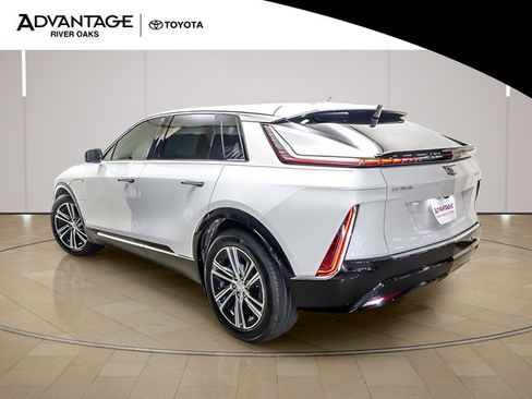 Used 2024 Cadillac Lyriq Luxury AWD/4WD image 5
