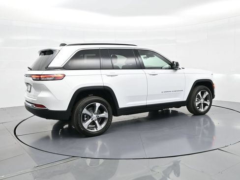 Used 2025 Jeep Grand Cherokee Limited 4xe w/ Luxury Tech Group II AWD/4WD image 7