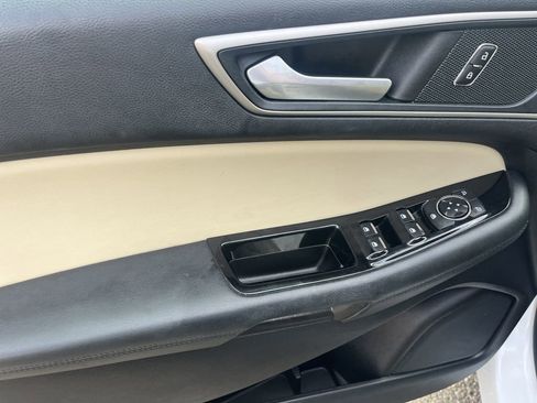 Used 2020 Ford Edge SEL AWD/4WD image 16