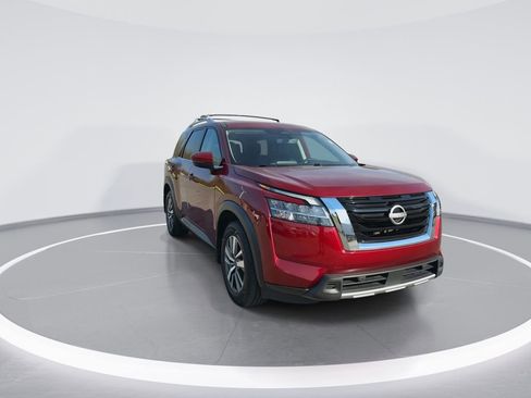 Used 2024 Nissan Pathfinder SL AWD/4WD image 3
