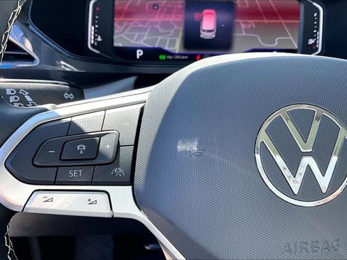 Used 2022 Volkswagen Taos SEL AWD/4WD image 24