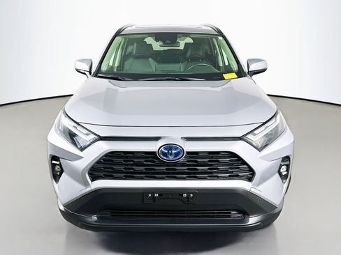 Used 2022 Toyota RAV4 XLE Premium image 2