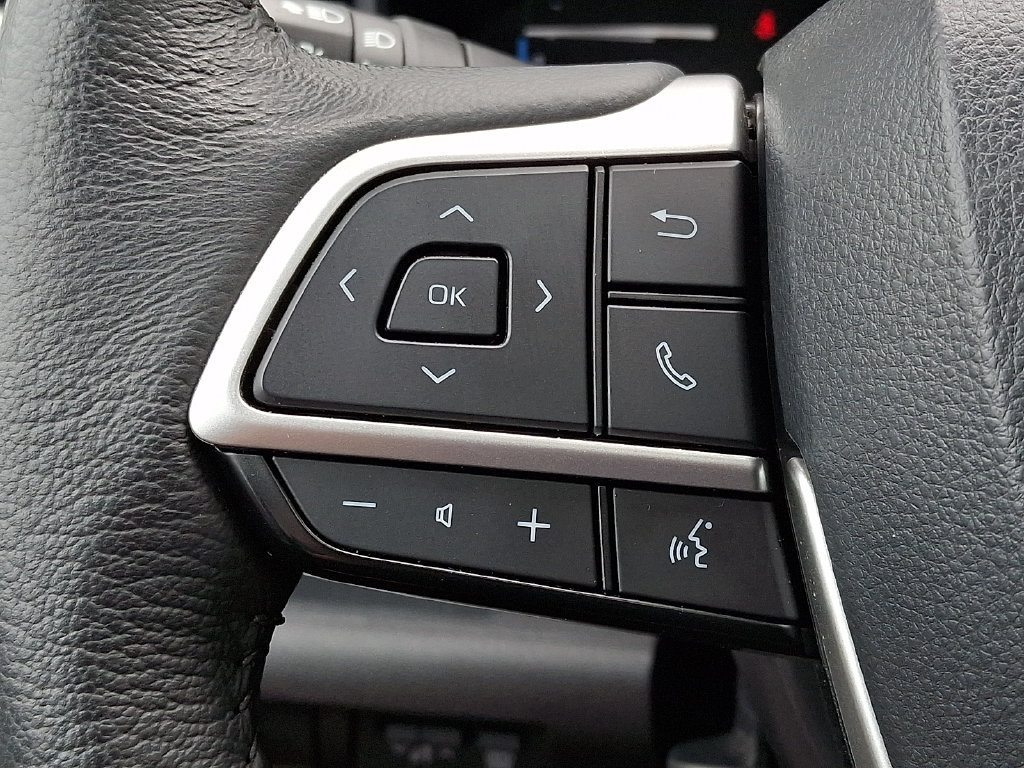 Certified 2025 Toyota Sienna XLE FWD image 22