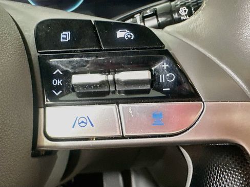 Used 2025 Hyundai Elantra SEL FWD image 23