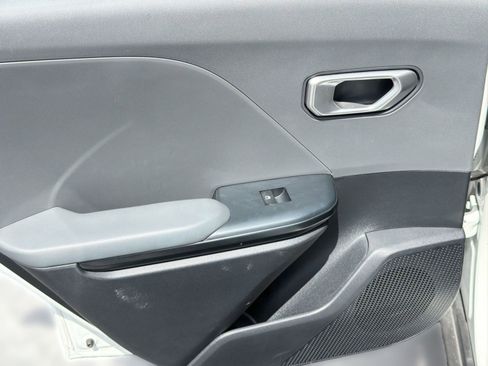 Used 2025 Kia K4 LXS FWD image 29