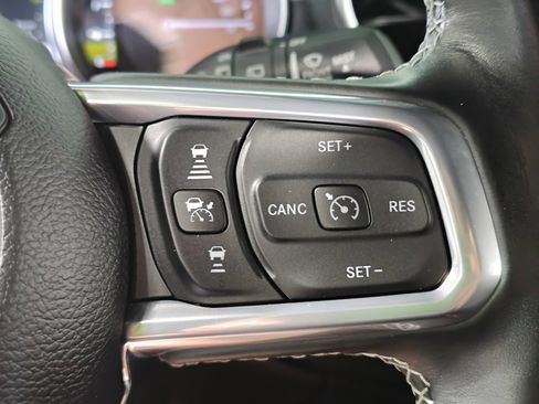 Used 2021 Jeep Wrangler Unlimited Sahara w/ Cold Weather Group AWD/4WD image 27