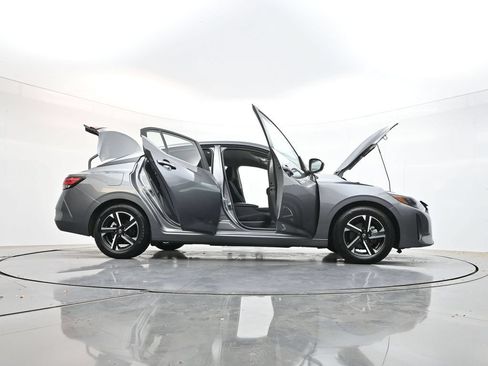 Used 2024 Nissan Sentra SV FWD image 47