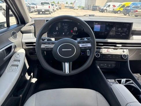 Used 2024 Hyundai Sonata SEL FWD image 17