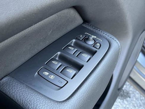 Used 2020 Volvo XC60 T5 Momentum image 26