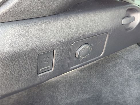 Used 2025 Lexus UX 300h FWD image 40