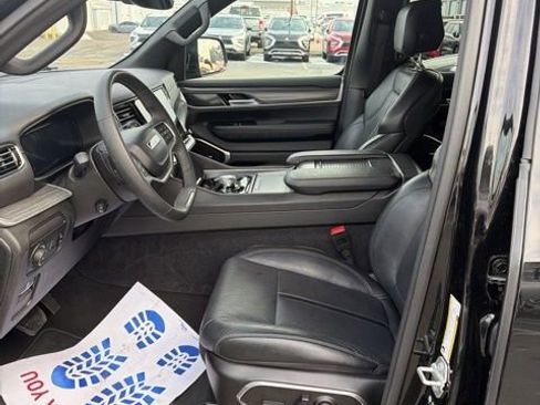 Used 2024 Jeep Wagoneer L Series II image 6