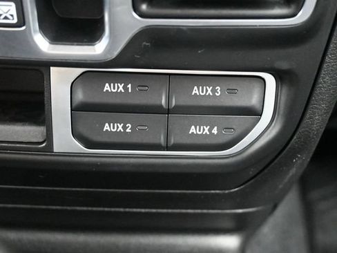 Used 2020 Jeep Wrangler Unlimited Sahara AWD/4WD image 23