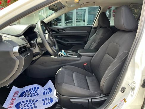 Used 2025 Nissan Altima 2.5 S FWD image 3
