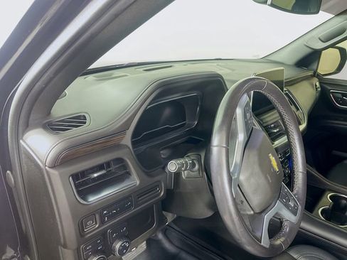 Used 2022 Chevrolet Suburban LT image 10