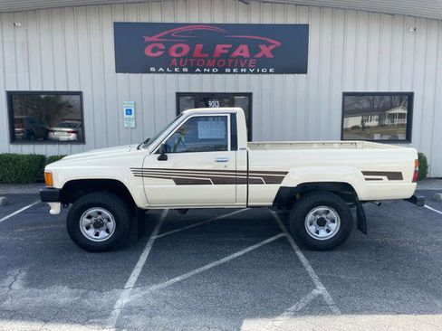 Used 1987 Toyota Pickup 4x4 Regular Cab image 1