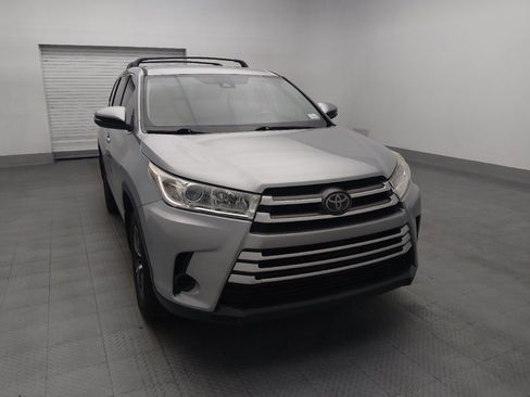Used 2019 Toyota Highlander LE AWD/4WD image 14