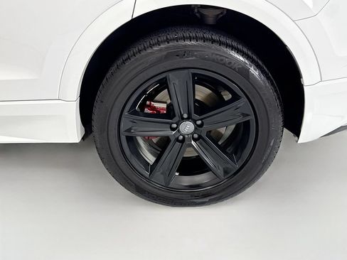 Used 2019 Audi Q8 Premium w/ Convenience Package AWD/4WD image 30