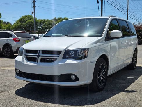 Used 2019 Dodge Grand Caravan GT image 2