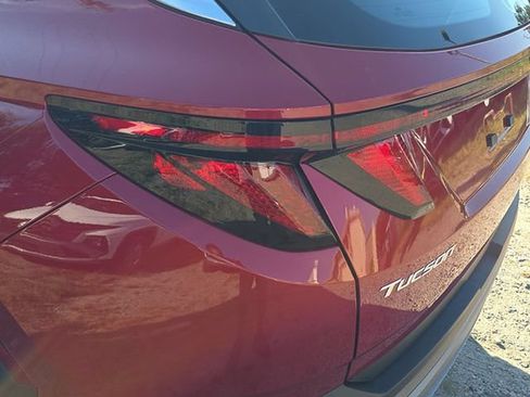 Certified 2025 Hyundai Tucson SE FWD image 43
