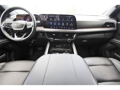 Used 2025 Chevrolet Tahoe Z71 AWD/4WD image 7