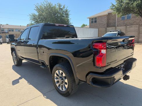 Used 2024 Chevrolet Silverado 2500 Custom w/ Custom Value Package AWD/4WD image 5