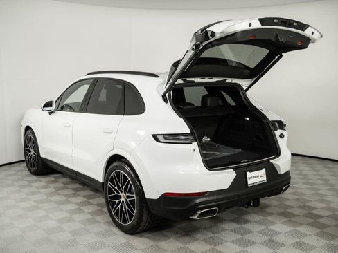 Certified 2026 Porsche Cayenne AWD/4WD image 34