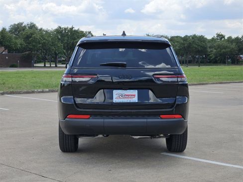 New 2025 Jeep Grand Cherokee L Altitude image 5