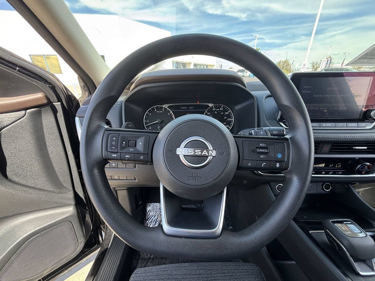 Used 2023 Nissan Rogue SV FWD image 25