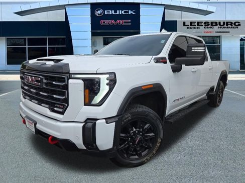 Used 2024 GMC Sierra 2500 AT4 AWD/4WD image 3