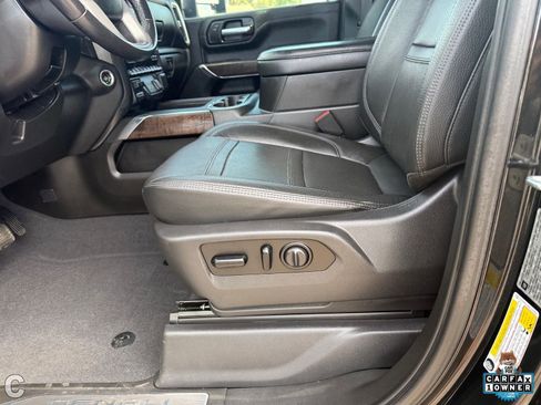 Used 2021 GMC Sierra 2500 Denali w/ Denali Black Diamond Edition AWD/4WD image 20