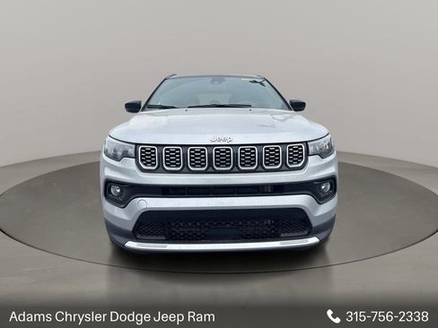 Used 2025 Jeep Compass Limited AWD/4WD image 2