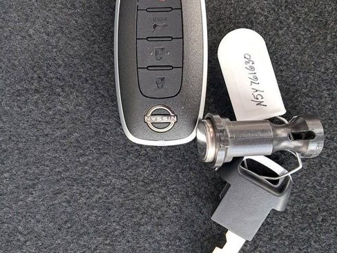 New 2025 Nissan Ariya Platinum image 30