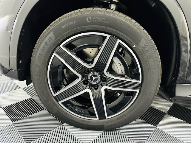 Used 2026 Mercedes-Benz GLC 300 4MATIC image 9