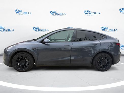 Used 2021 Tesla Model Y Long Range image 2