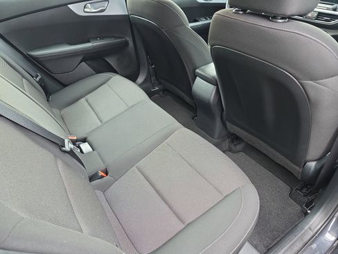 Used 2024 Kia Forte LXS FWD image 11