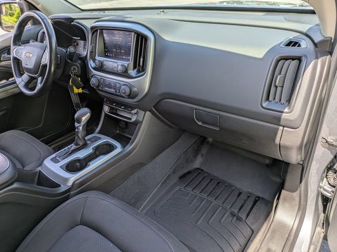Used 2022 Chevrolet Colorado LT w/ LT Convenience Package AWD/4WD image 21