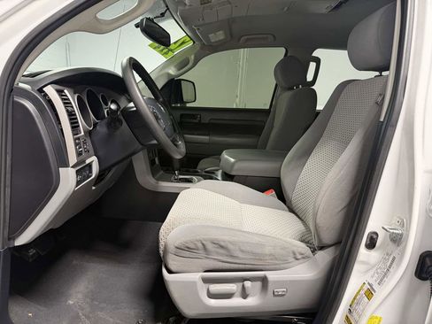 Used 2012 Toyota Tundra 4x4 CrewMax image 11