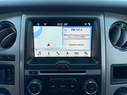 Used 2017 Ford Expedition XLT w/ Equipment Group 202A AWD/4WD image 21