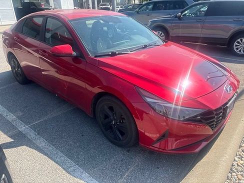 Used 2023 Hyundai Elantra SEL FWD image 1