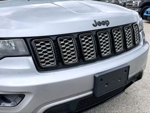 Used 2018 Jeep Grand Cherokee Altitude RWD image 34