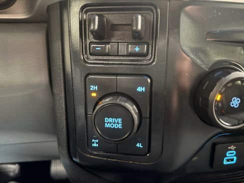 Used 2024 Ford F350 XLT AWD/4WD image 40