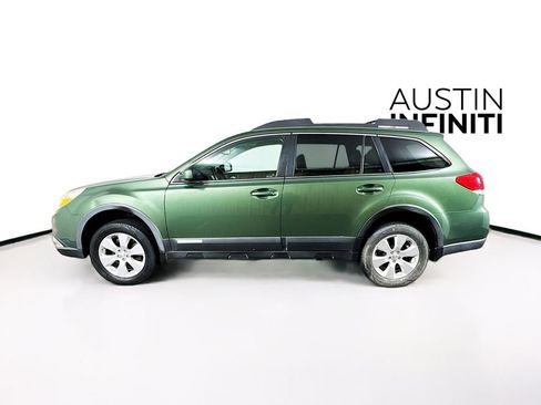 Used 2011 Subaru Outback 2.5i Limited image 4