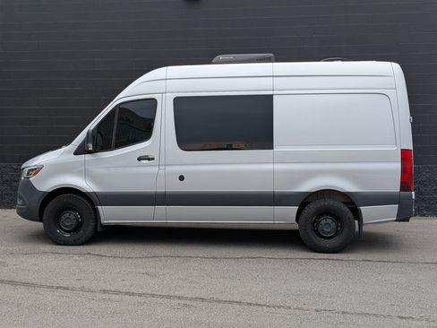 Used 2024 Mercedes-Benz Sprinter 2500 image 9