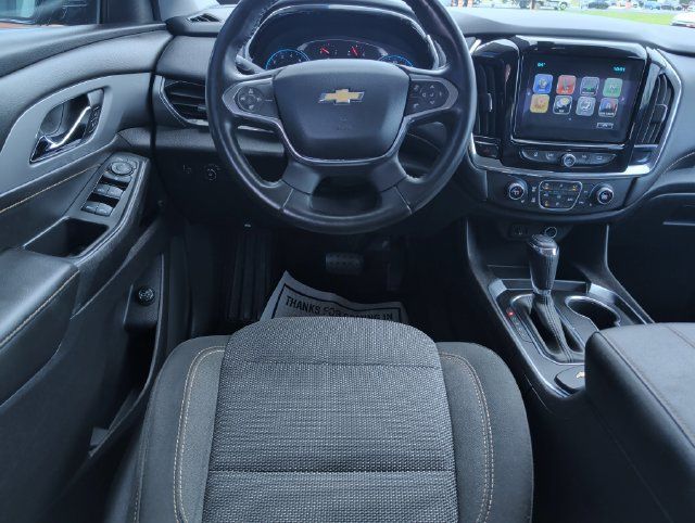 Used 2018 Chevrolet Traverse LT FWD image 2