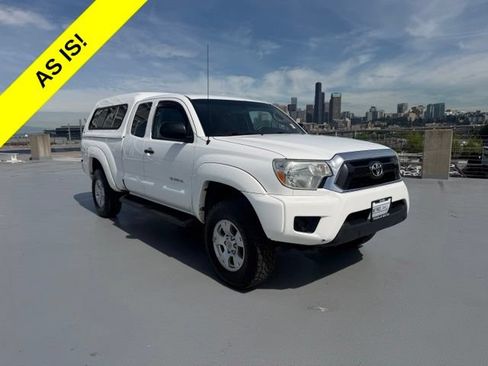 Used 2014 Toyota Tacoma PreRunner w/ SR5 Package RWD image 1