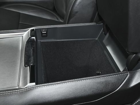 Used 2025 Jeep Wagoneer L Series II w/ 8-pass Seating Package image 46