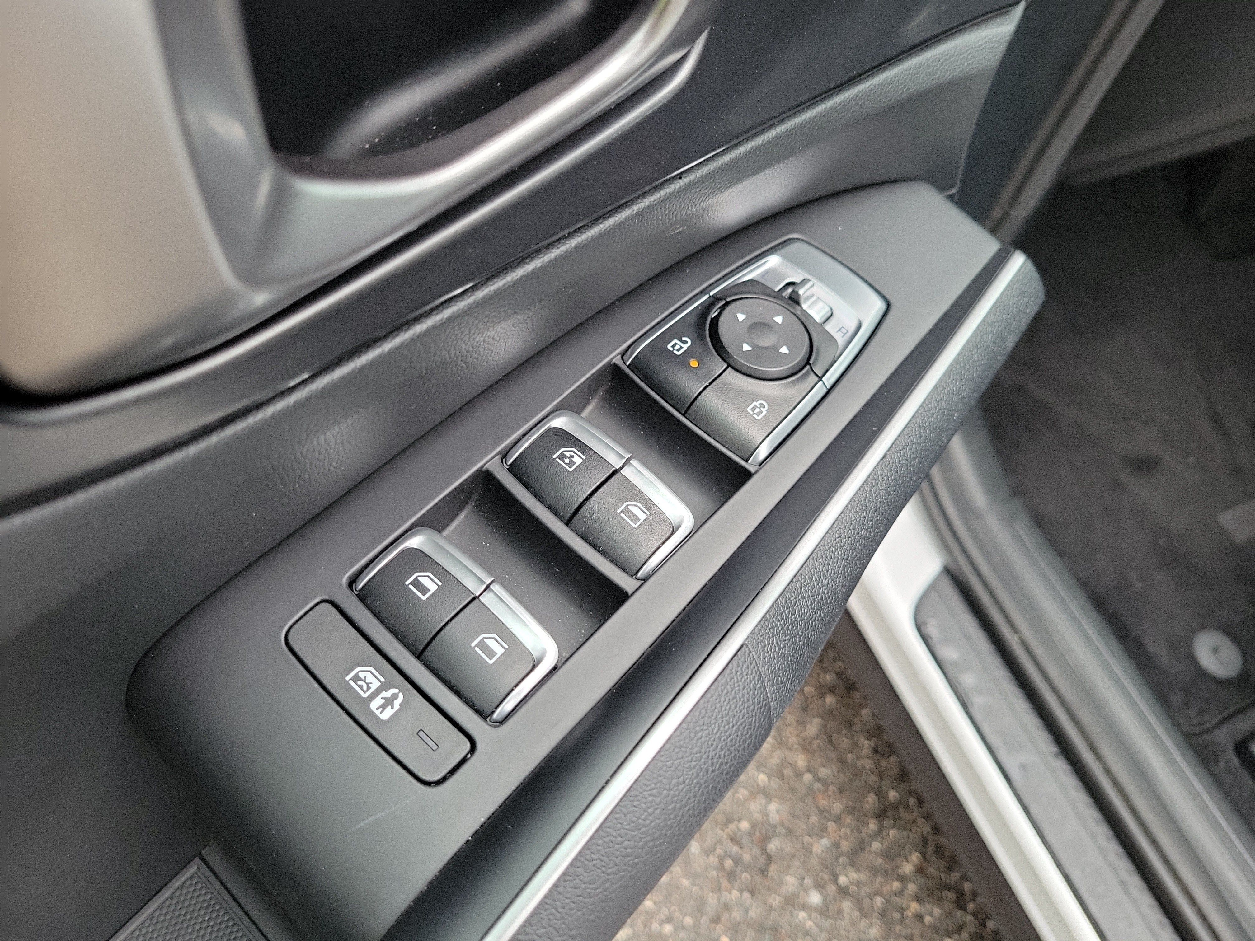 Certified 2025 Kia Sorento S w/ Panoramic Sunroof Package FWD image 19