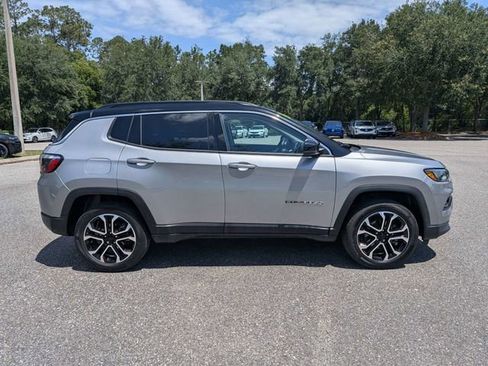 Used 2022 Jeep Compass Limited w/ Sun and Sound Group AWD/4WD image 2