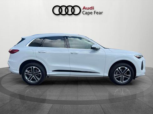 Certified 2025 Audi Q5 Premium w/ Convenience Package AWD/4WD image 6