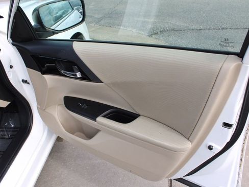 Used 2016 Honda Accord LX image 20